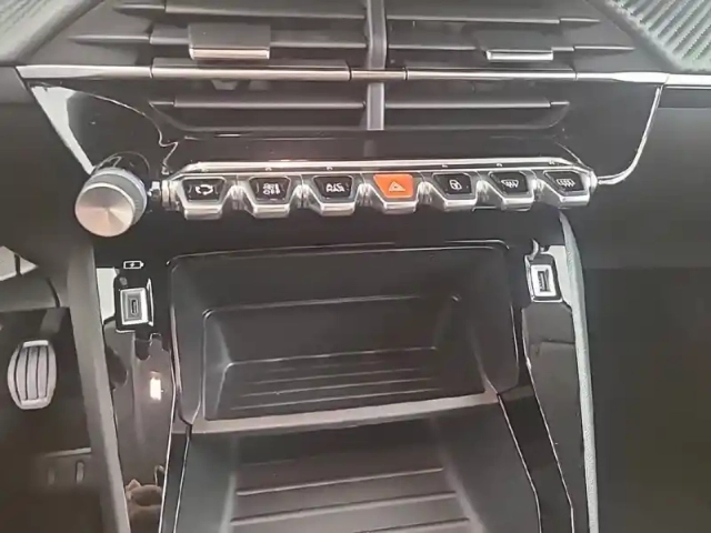 Peugeot 208 puretech 75 s&amp;s bvm5 — photo 21