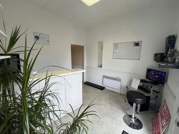 Local 2 pièces 27 m²