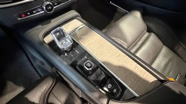 Volvo V90 volvo /  cross country 2.0 b4 mild-hybrid plus awd — photo 33