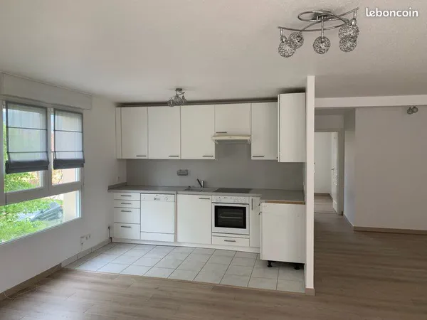 F4 très lumineux avec terrasse et garage