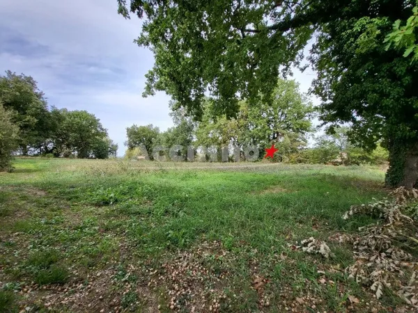 Terrain constructible 1074 m²