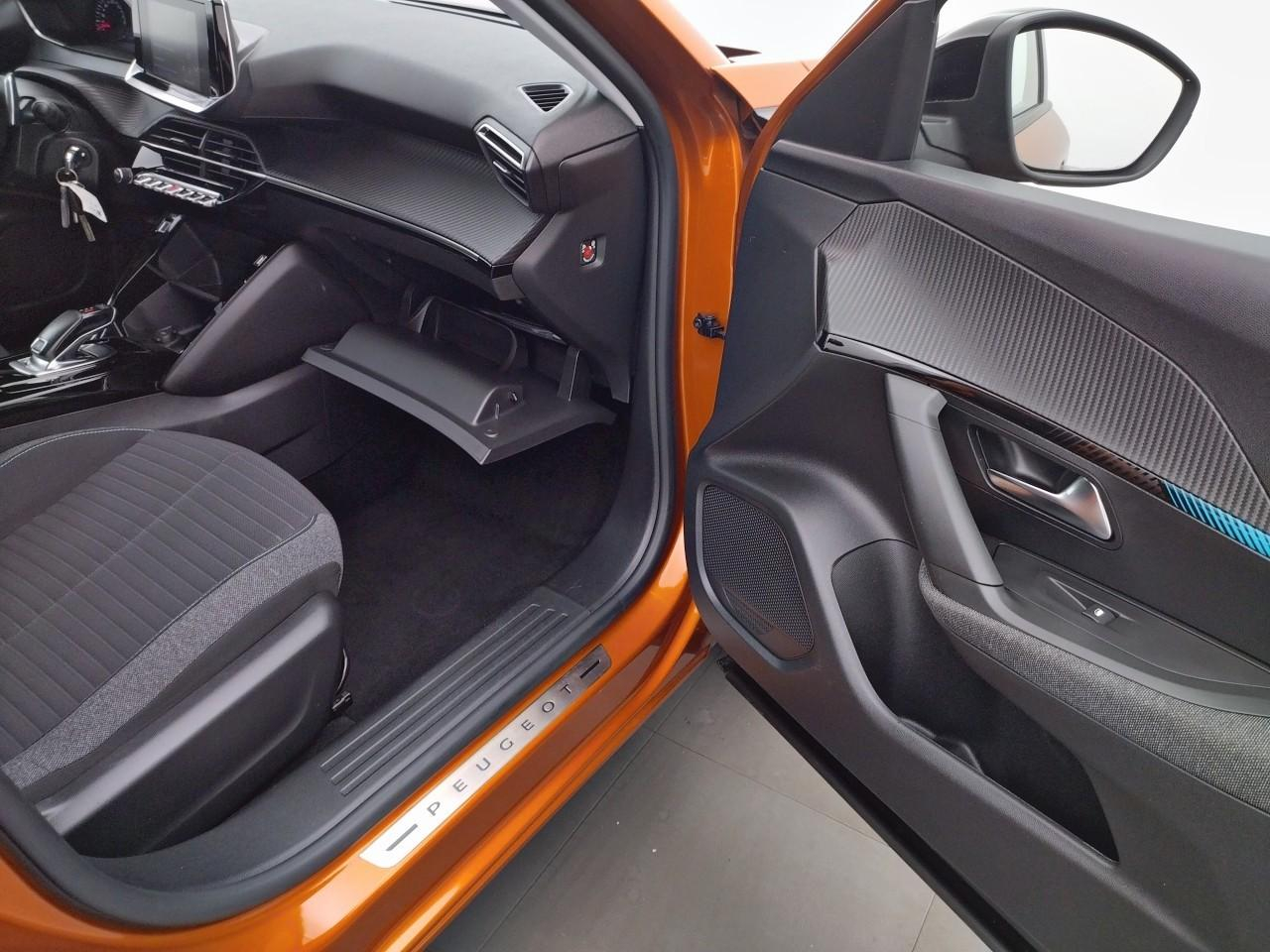 Peugeot 2008 puretech 130 s&s eat8 style — photo 26