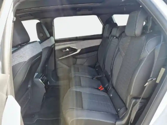 Peugeot 5008 hybrid 145 e-dcs6 — photo 32