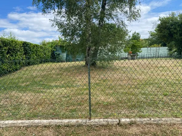 Terrain 582 m²