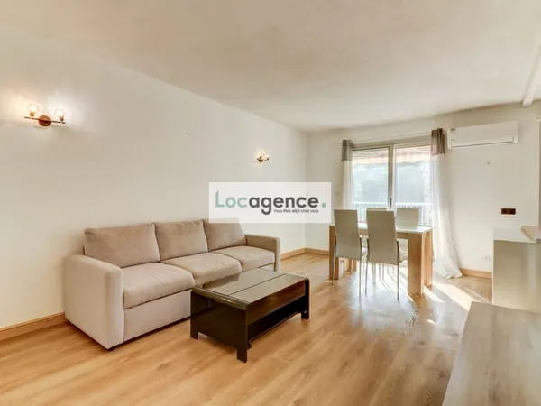 Appartement 2 p en très bon état dans résidence sécurisée av