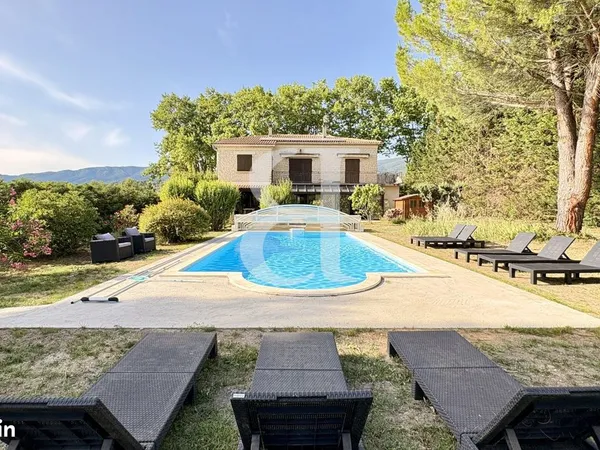 Propriété 7 pièces 250 m²