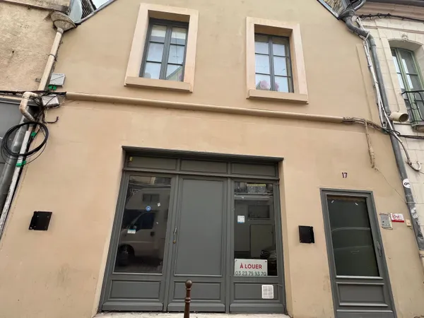 Local commercial 1 pièce 50 m²