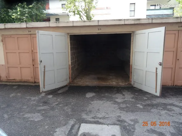 Garage/box extérieur Lyon 8