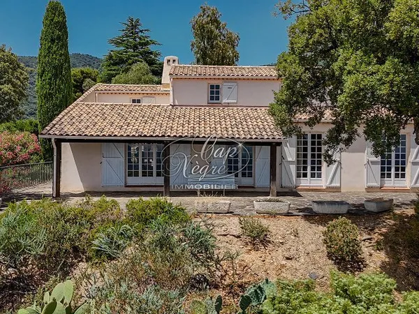 Maison - 7 pièce(s) - 206 m2
