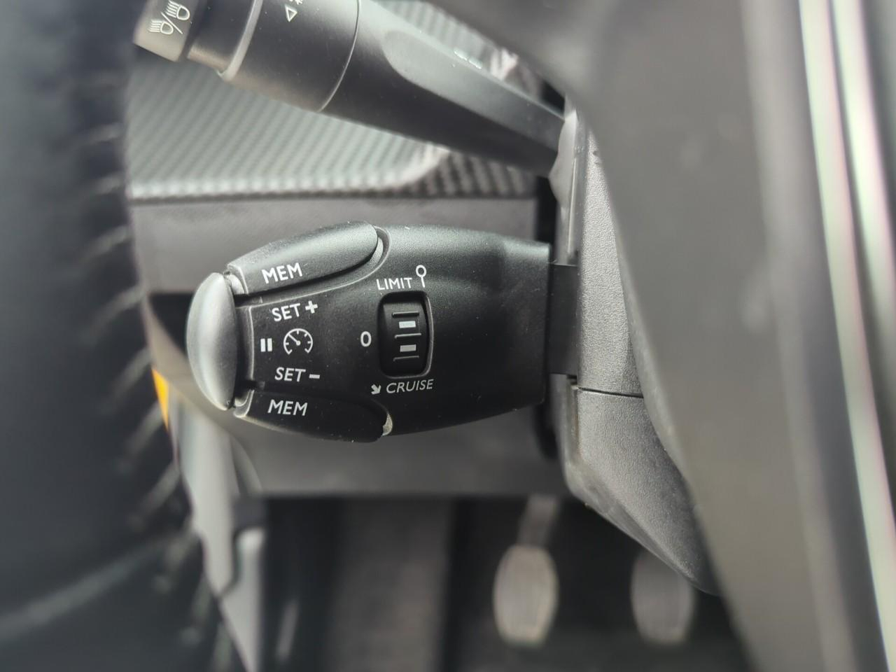 Peugeot 208 puretech 75 s&s bvm5 style — photo 27