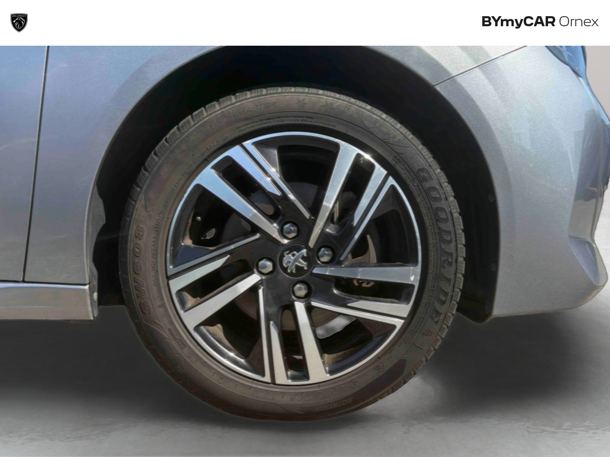 Peugeot 208 PureTech 100 S&amp;S EAT8 — photo 17