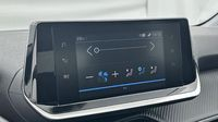 Peugeot 208 PURETECH 100 S&S EAT8 STYLE — photo 13