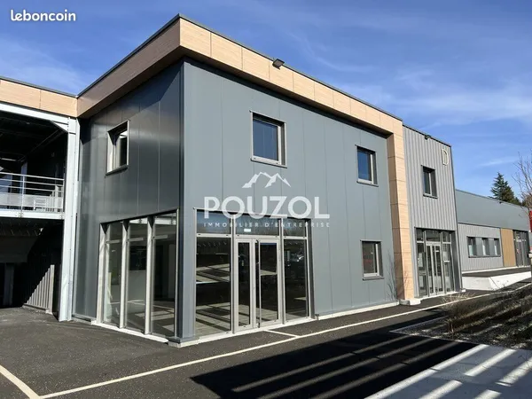Local commercial 250 m² PONT DU CHATEAU