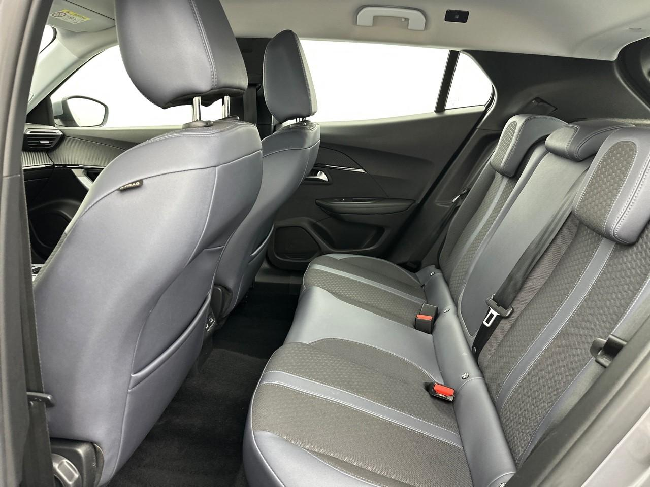Peugeot 2008 bluehdi 130 s&s eat8 allure — photo 12