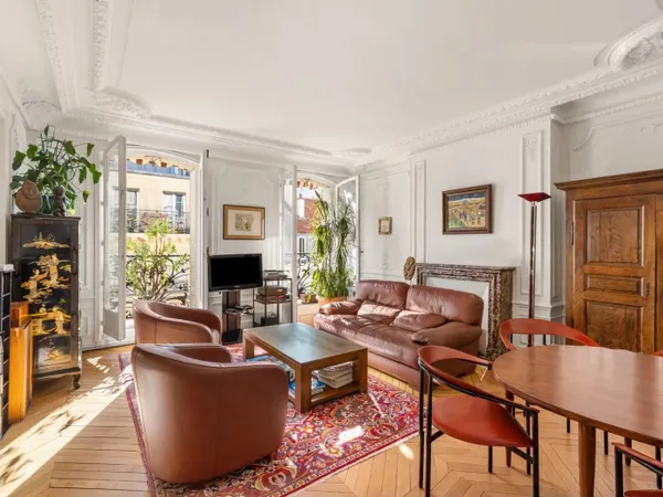 PARIS 9EME - 148,75 M² - CHARME DE L'ANCIEN - 3 CHAMBRES