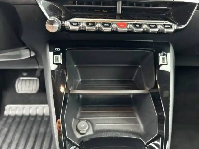 Peugeot 2008 electrique 136 ch — photo 61