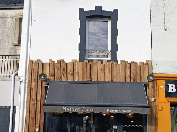 Local commercial plein centre
