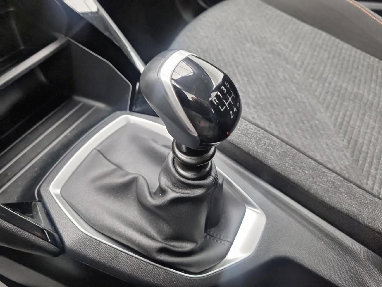 Peugeot 208 100 s&s bvm6 style — photo 17
