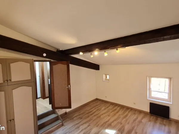 Charmant F1 de 27m² avec cachet & poutres apparentes - Nancy Hyper Centre (Rue des 4 Églises)
