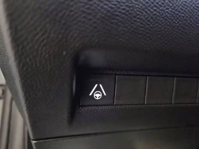 Peugeot 208 hybrid 110 e-dcs6 — photo 126