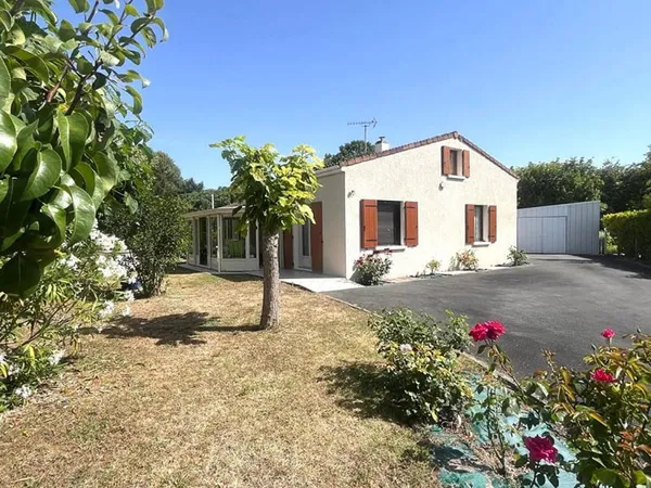 Maison 5 pièce(s) 109 m2 avec garage et dépendances