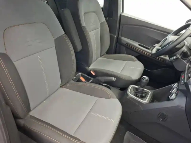 Dacia Sandero eco-g 100 — photo 9