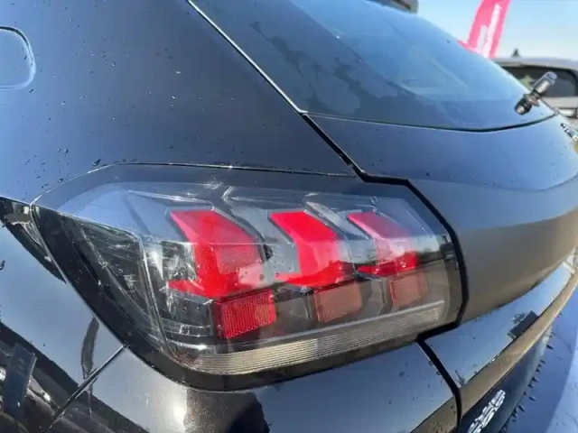 Peugeot 208 puretech 75 s&amp;s bvm5 — photo 37