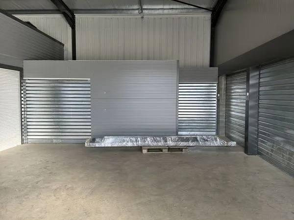 Stockage Location Monts 16m² 195€