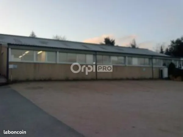 Bureau 50 m²