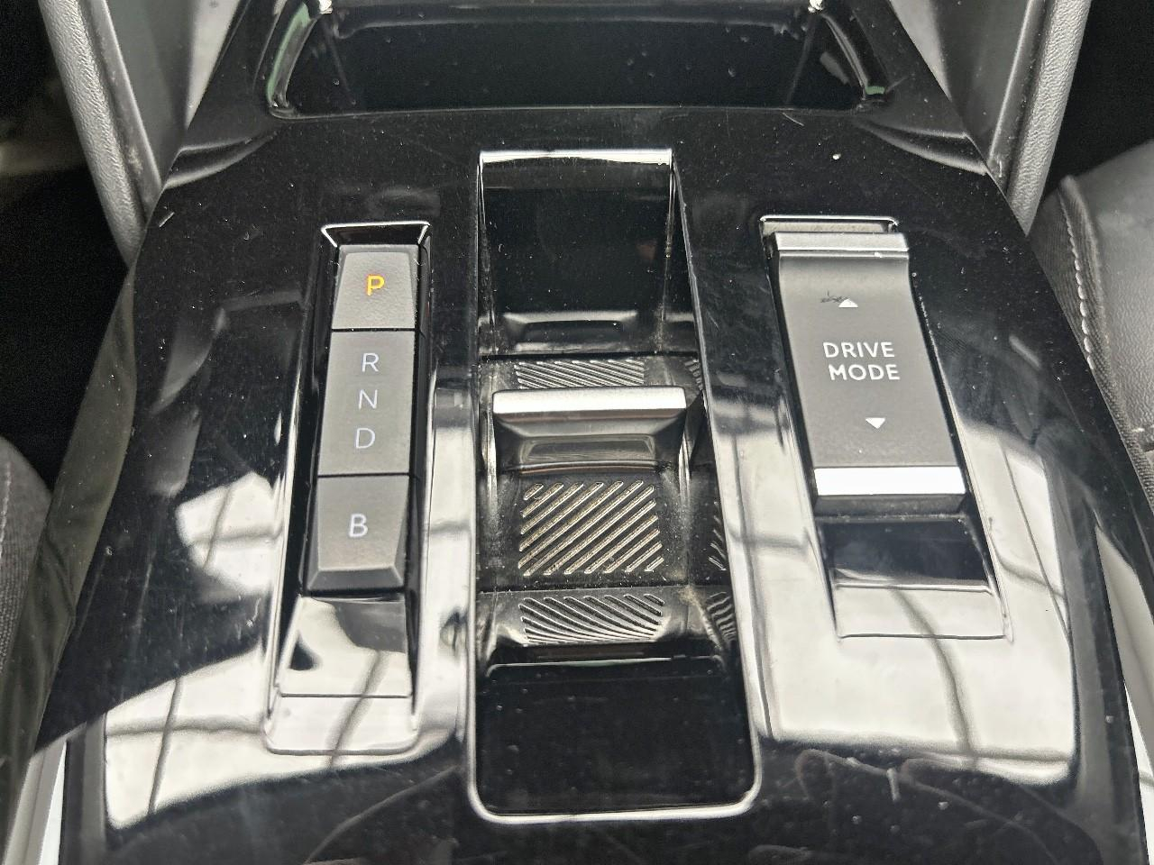 Citroën C4 e-c4 136 ch automatique shine — photo 17
