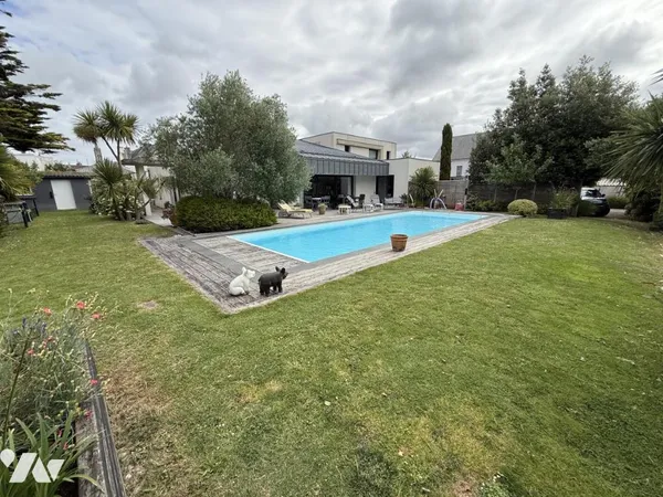 Maison 10 pièces 218 m²