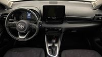 Toyota Yaris 116h Design 5p MY22 — photo 11