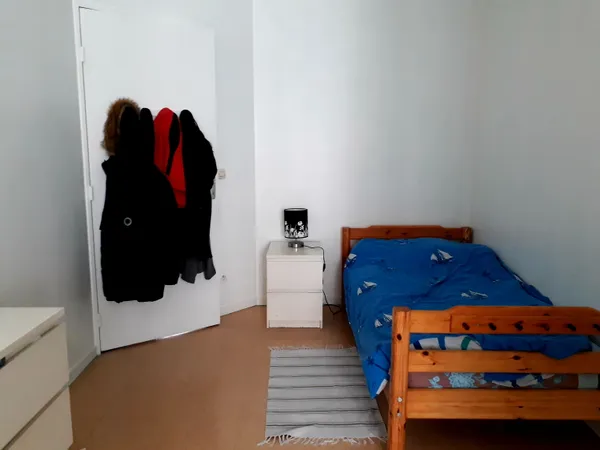 Loue chambre plein centre Paris 18ème 73m²