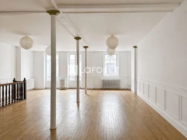 BUREAUX ? RUE AMELOT ? 109,47 M² ? VOLUMES ATYPIQUES