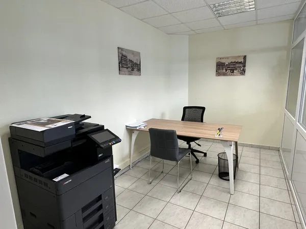 Local commercial à vendre 110m2 proche Place de La Républiqu