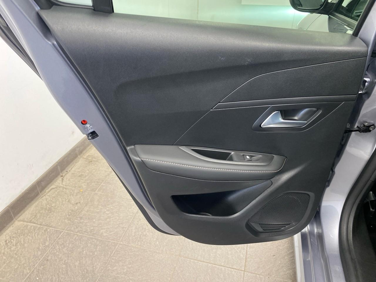 Peugeot 208 hybrid 110 e-dcs6 serie speciale envy — photo 21