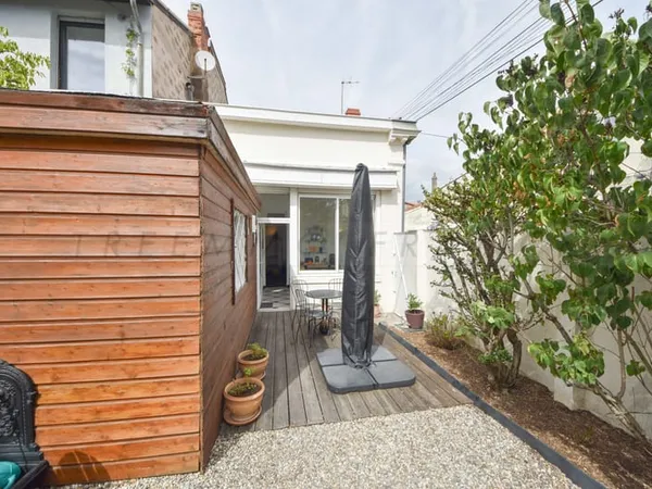 A VENDRE - TALENCE ST GENES - ECHOPPE PIERRE DE 108 M2 - 3 C