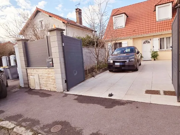 Maison . 5 pièces. 100m2
