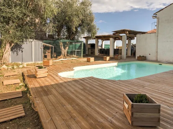 Maison de village 6 pièces avec piscine