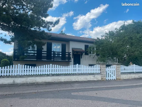 Maison familiale 140m² sur terrain 770m² - Jardin arboré, arbres fruitiers, garage 2 véhicules