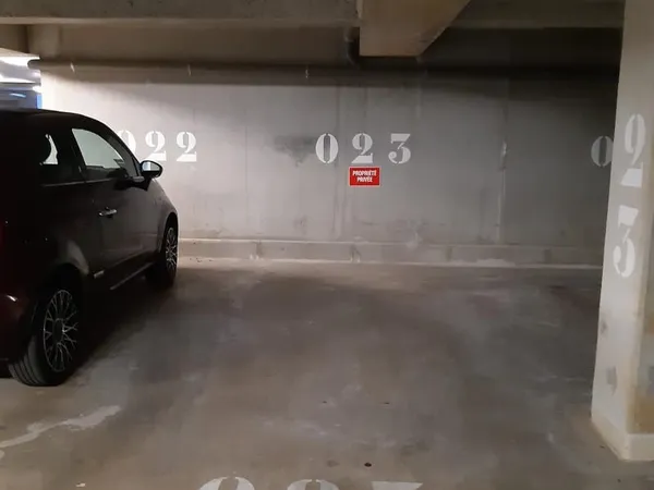 Parking 12 m²
