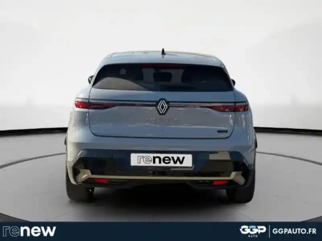 Renault Megane e-tech electric ev60 220ch iconic super charge -c — photo 4