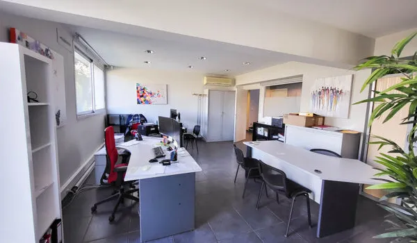 Bureau 450 m²