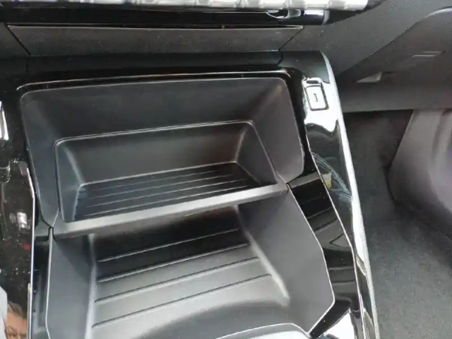 Peugeot 2008 hybrid 145 e-dcs6 — photo 20