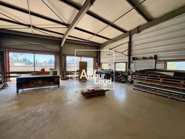Local d'activité 410 m²