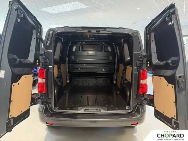 Opel Vivaro fgn sportive diesel 180 ch m automatique — photo 8