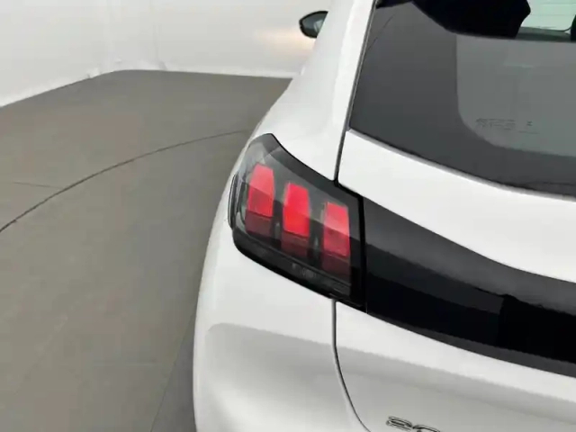 Peugeot 208 puretech 75 s&amp;s bvm5 — photo 59