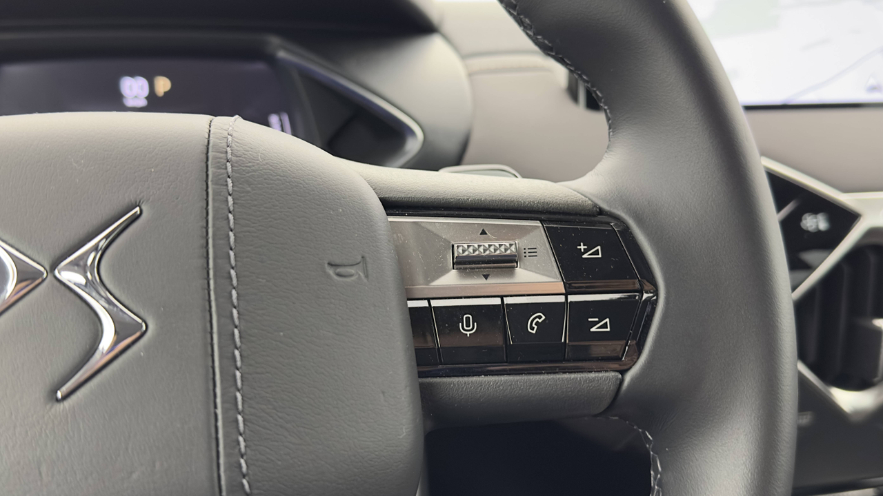 DS 3 Hybride 136 e-DCT6 — photo 18
