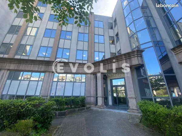 Bureaux 810 m²
