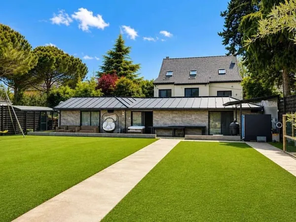 Maison 10 pièces 528 m²